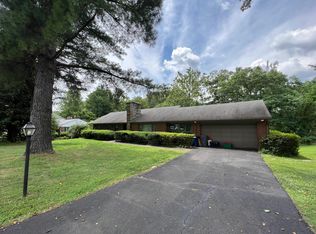 1332 Pine Tree Rd, Mc Lean, VA 22101