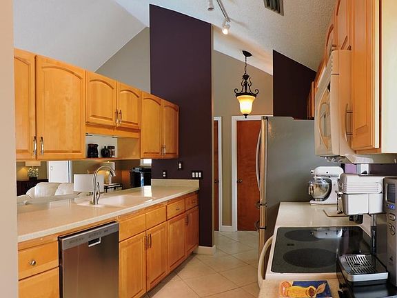 3rd image of 5048 Malabar Blvd