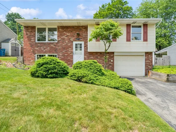 520 Malabar Dr, Pittsburgh, PA 15239