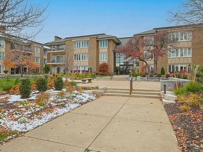 1 Oak Brook Club Dr APT B301, Oak Brook, IL, 60523