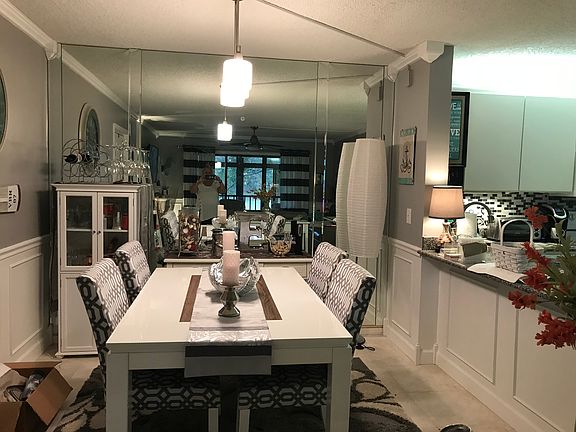 Full wall mirror