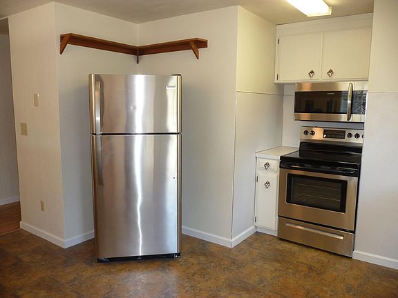 5th image of 204 West St