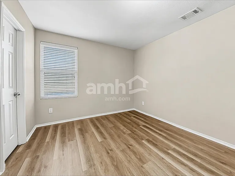 429 Grant Ln — Photo 22
