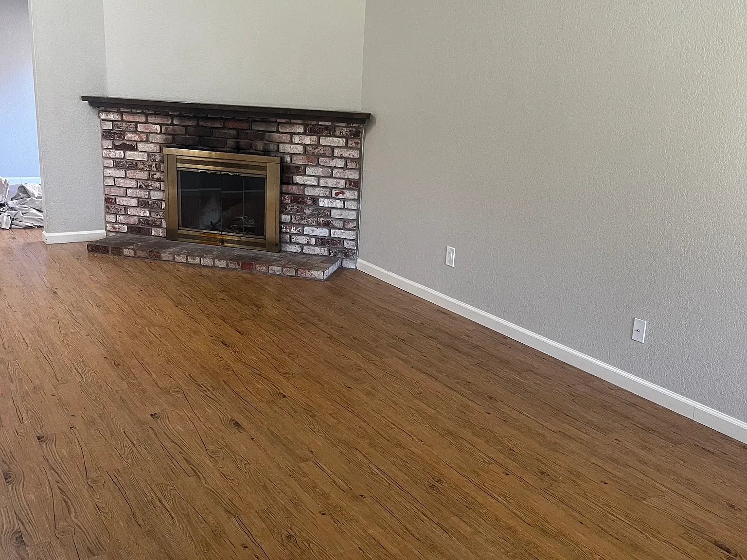 2 bed, 1200 sqft, $2,300 — Photo 2