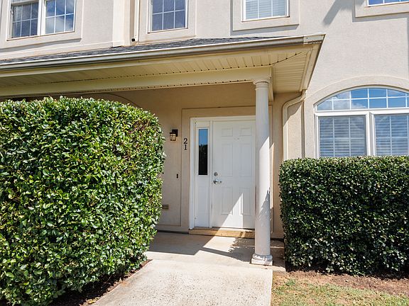 2nd image of 21 Wesley Pl