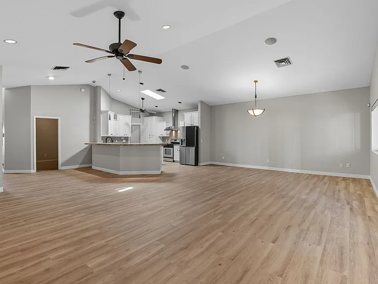 6326 N 14th Pl — Photo 5
