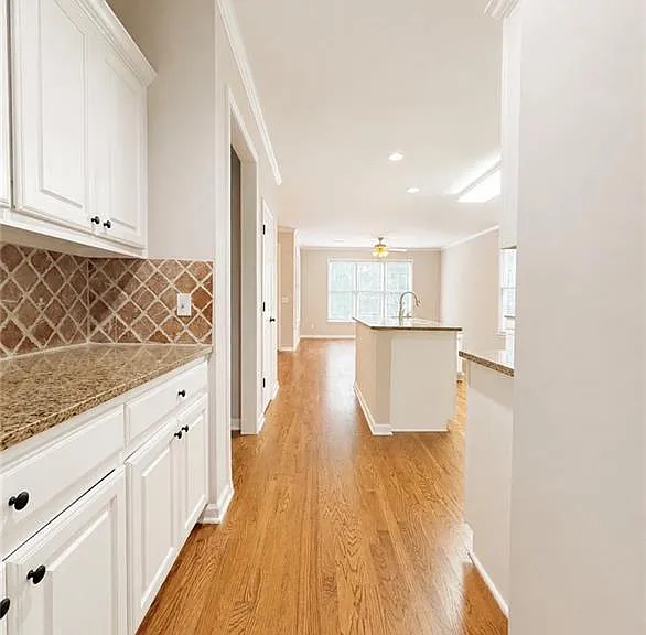 3235 Bentwood Close — Photo 14