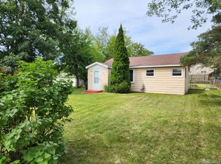 314 W Clarkston Rd, Lake Orion, MI 48362