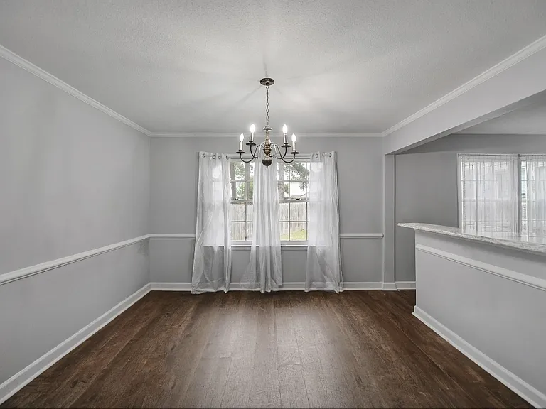 4760 Marlborough Dr — Photo 8