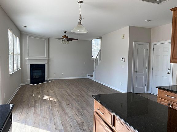 5th image of 10420 Alvarado Way