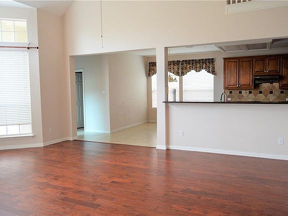 5th image of 3420 Black Canyon Dr