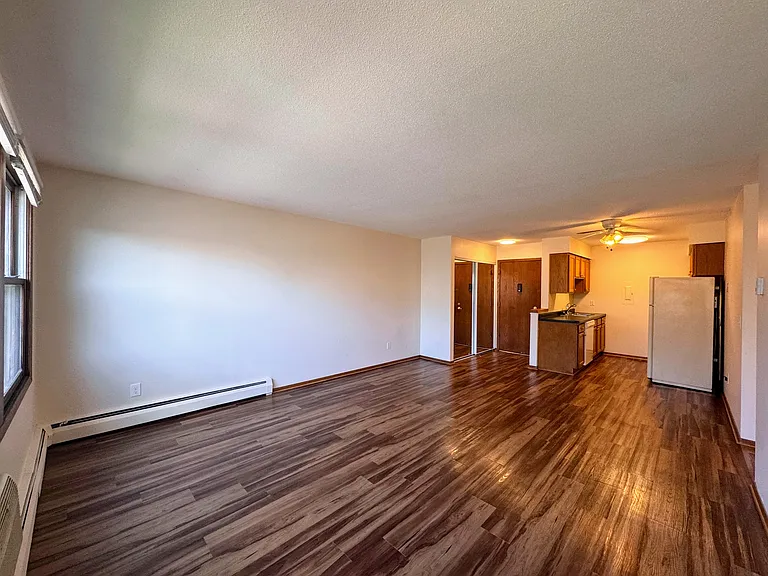 301 University Ave SE — Photo 24
