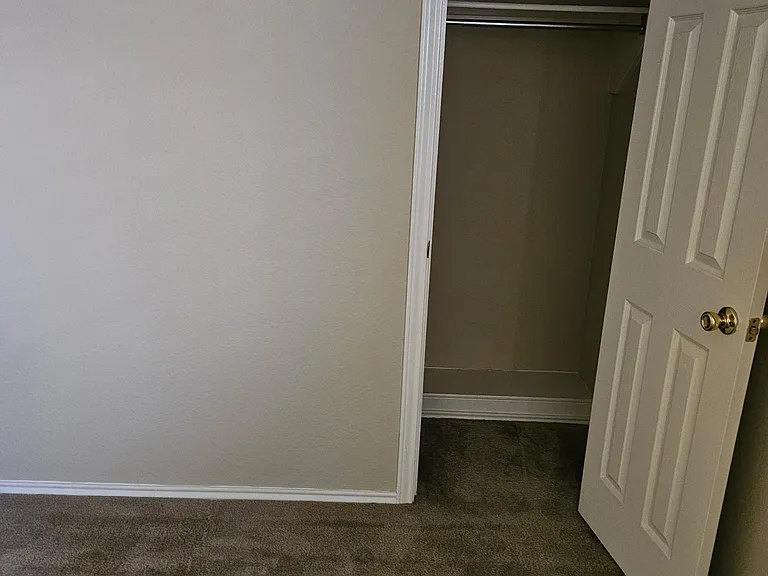 882 Garden Cir — Photo 3