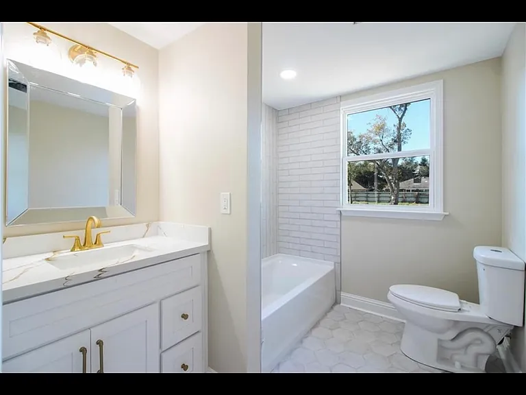414 Mahogany St — Photo 8
