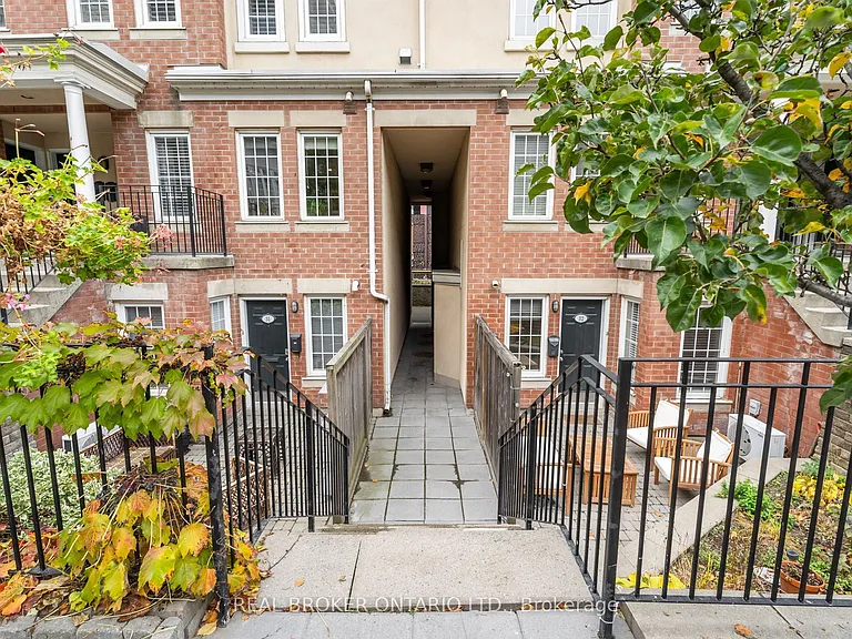 11 Niagara St W #32 — Photo 3