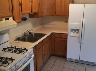 862 Village Quarter Rd, West Dundee, IL 60118