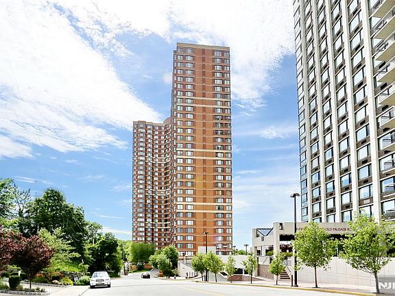 2nd image of 100 Old Palisade Rd APT 1013