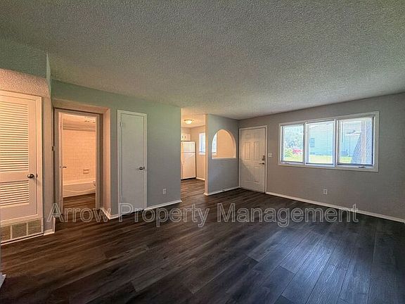 2nd image of 729 H St APT 2