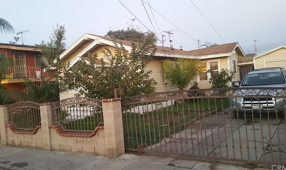 1st image of 1060 N Almond Ct