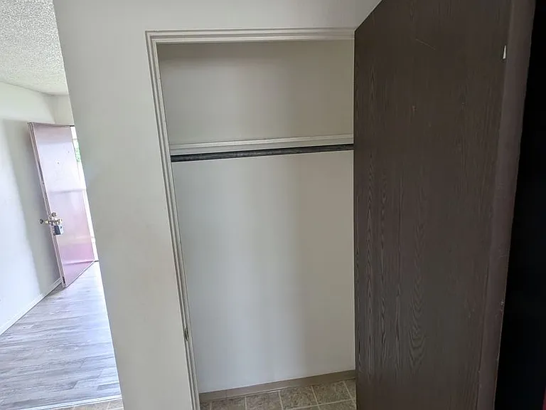 420 S Asbury St — Photo 22