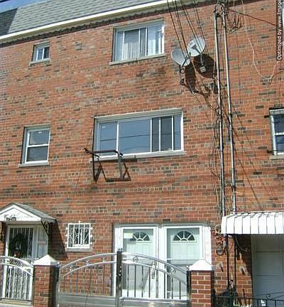 2nd image of 1003 E 226th St