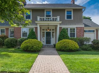 20 Wenonah Pl, Longmeadow, MA 01106