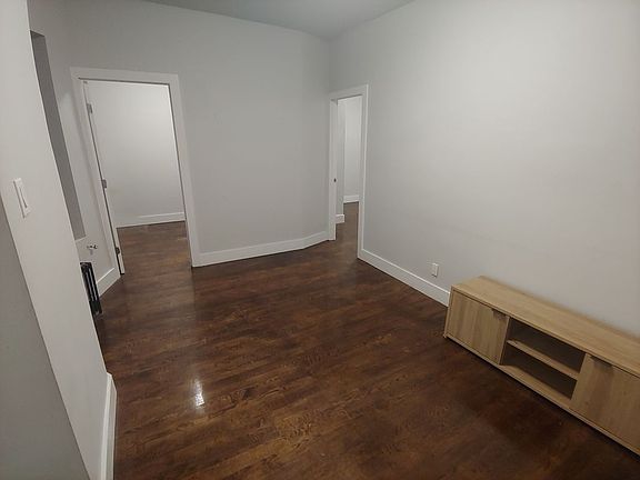 4th image of 411 E 118th St #28A