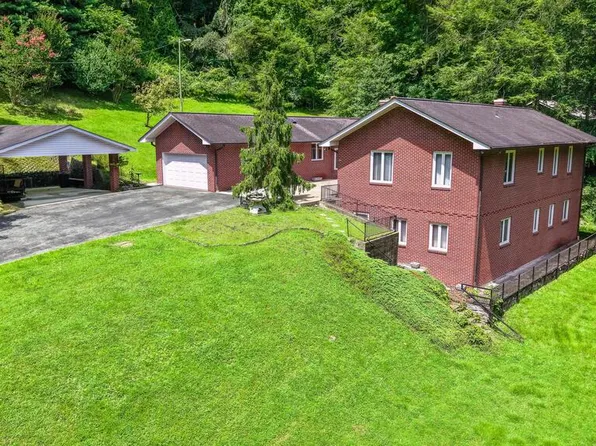 1009 Appalachian Hwy, Pineville, WV 24874