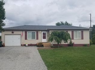 1925 Meredith Pl, Uhrichsville, OH 44683