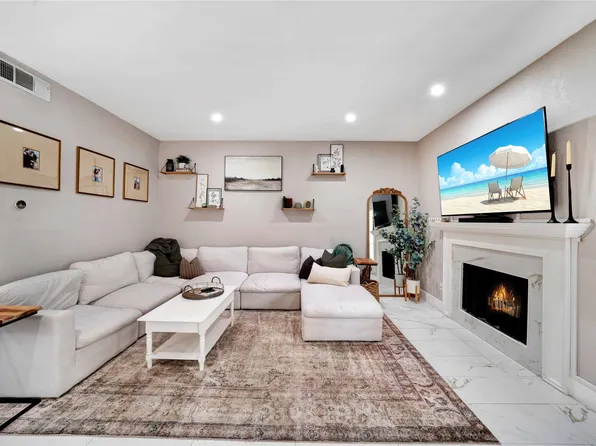 8518 Coppertowne Ln, Dallas, TX 75243