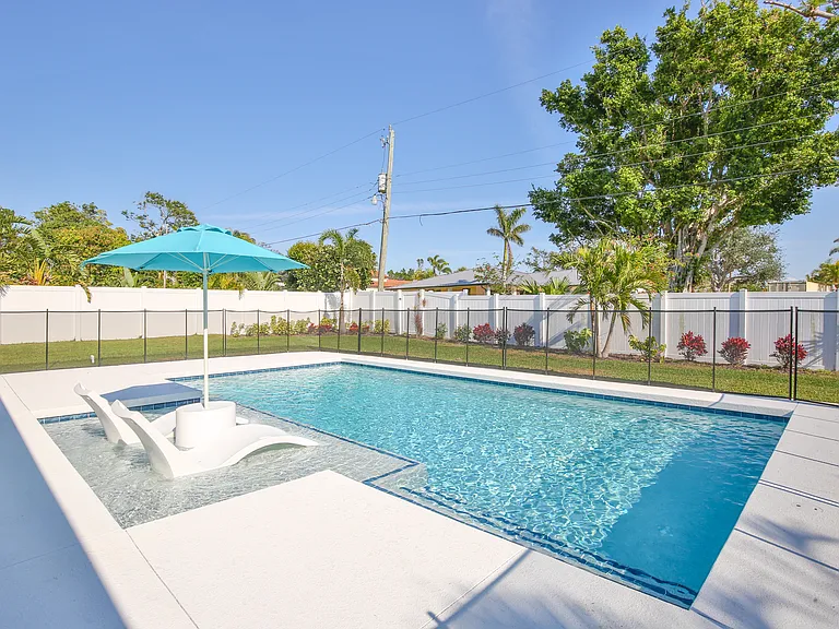1115 Mallorca Dr — Photo 33