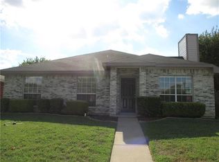 201 Rosewood Ln, Cedar Hill, TX 75104
