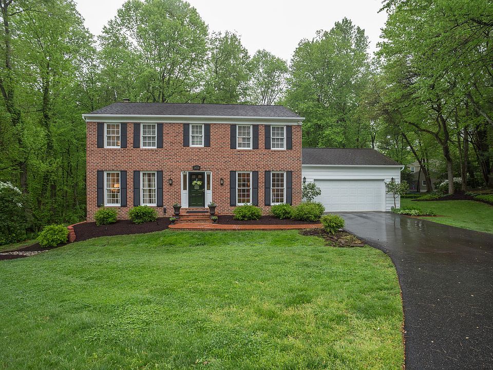 Exterior - .73 acre lot!