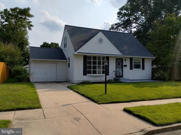 42 Farnsworth Ave, Maple Shade, NJ 08052