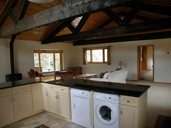 3rd image of 38 Wind River Dr