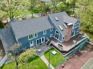 744 Orchard Ln, Franklin Lakes, NJ 07417