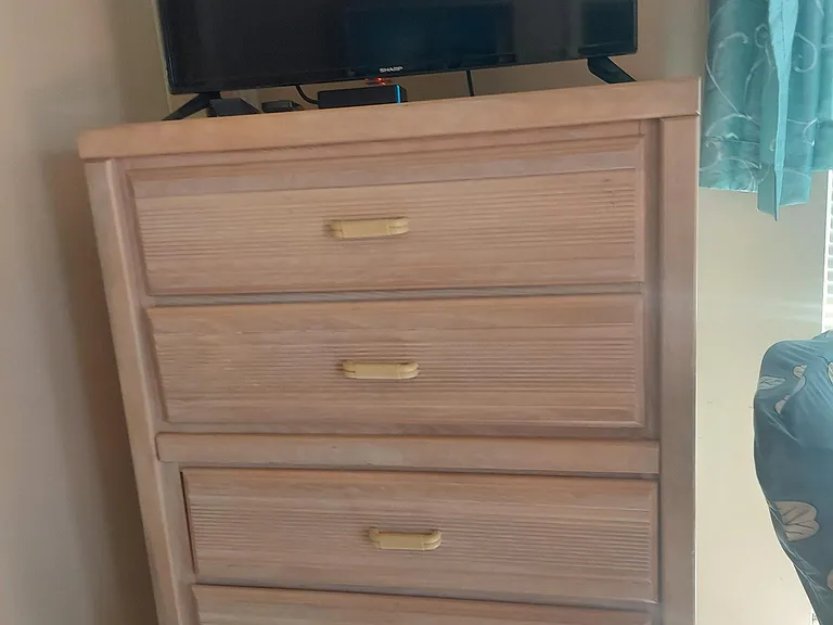5 drawer dresser & TV