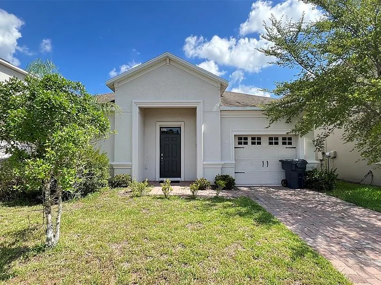 2353 Victoria Dr — Photo 1