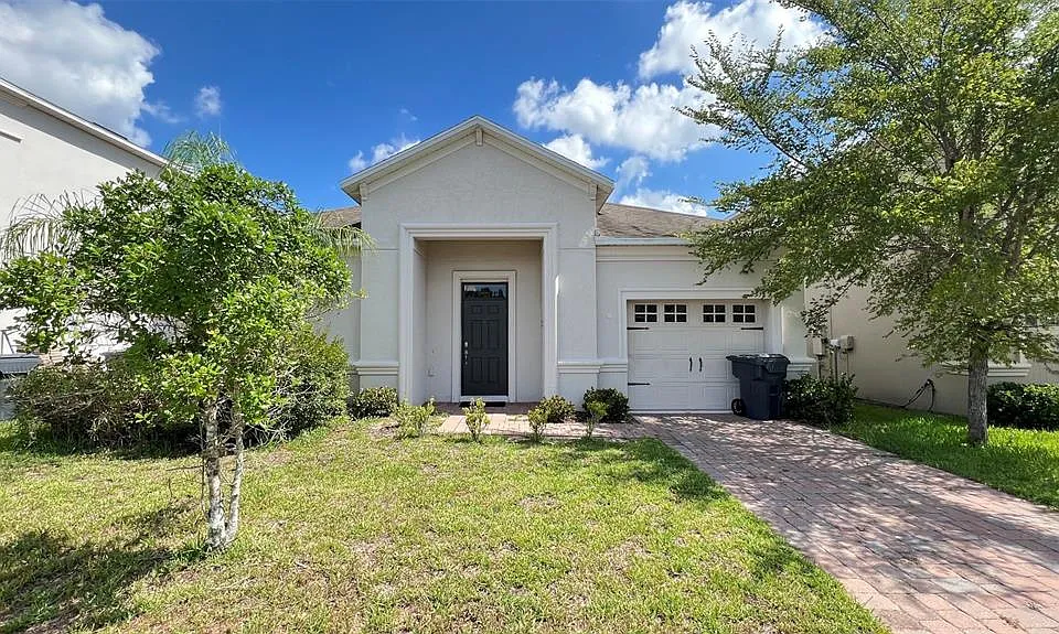 2353 Victoria Dr