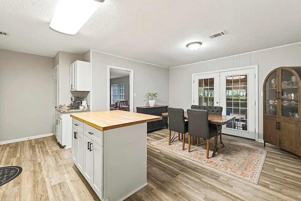 1816 Aaron Rd — Photo 2