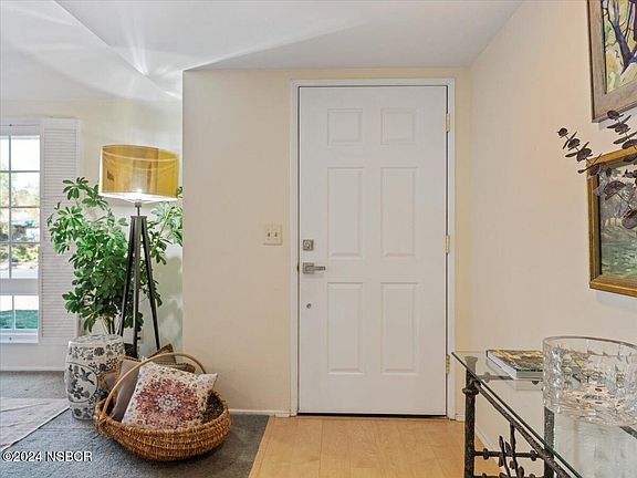 2nd image of 2106 Holly Ln