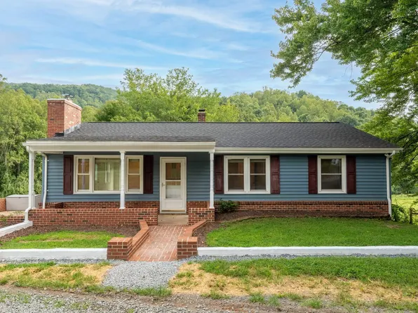 2261 Locust Hollow Rd, Charlottesville, VA 22903
