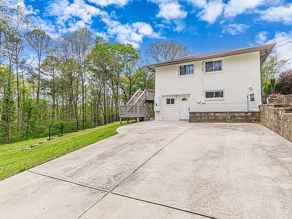 3rd image of 2396 Elmwood Cir SE