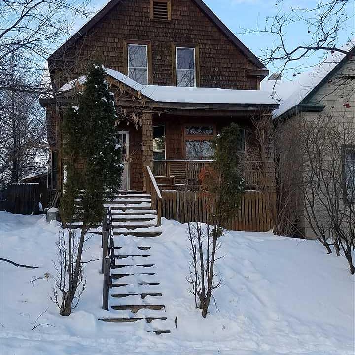 1st image of 2911 Wellington St