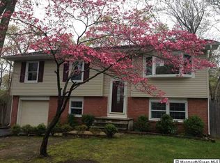 582 Fawn Dr, Toms River, NJ