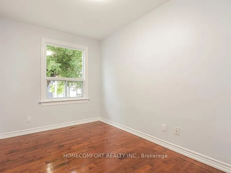 208 Manning Ave — Photo 7