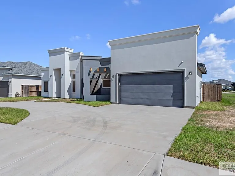 7283 Rain Forest Dr — Photo 9