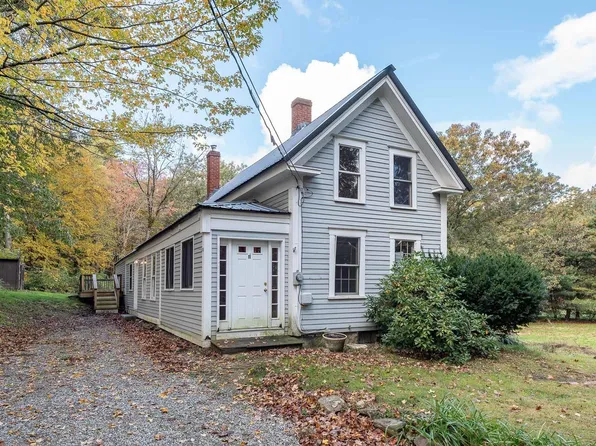 11 Gale Village Road, Newton, NH 03858