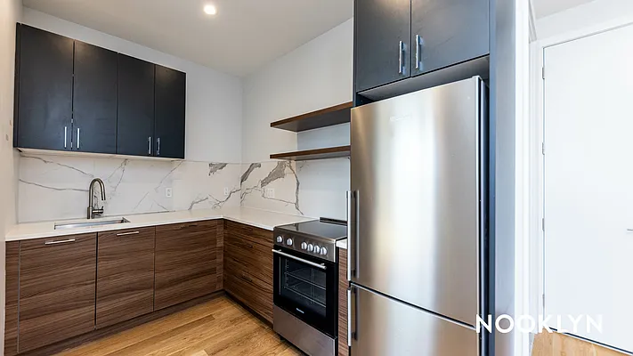 Rented by Nooklyn NYC LLC | media 102