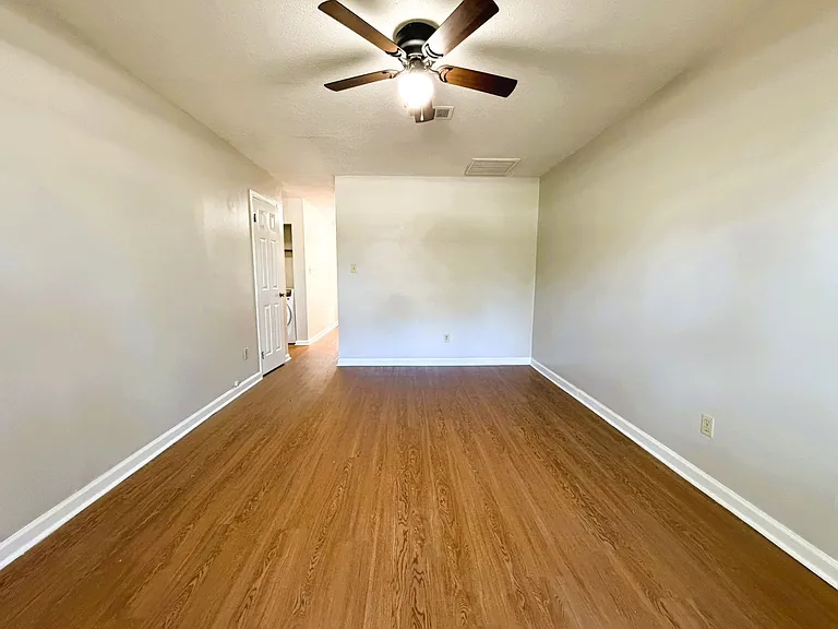 2683 Mission Rd — Photo 3
